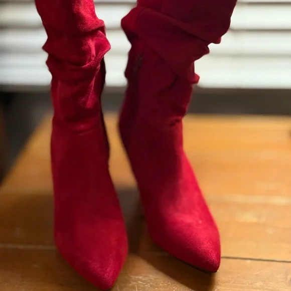 Dream Pairs Red Heeled Boots - Picture 2 of 3